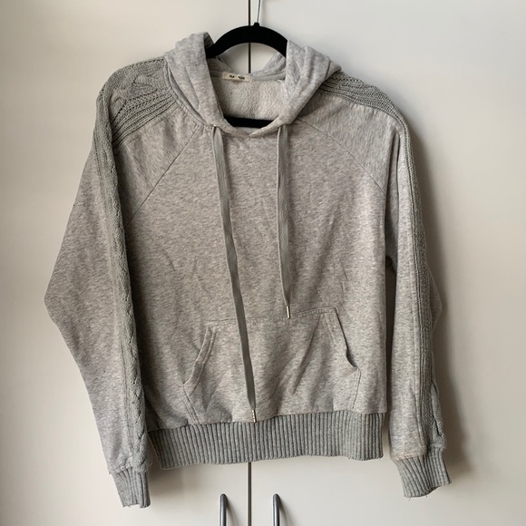 Sweatshirt/Hoodie - Picture 1 of 2